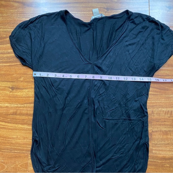 Banana Republic Black V Neck Soft T-Shirt Size XSP - Picture 12 of 13